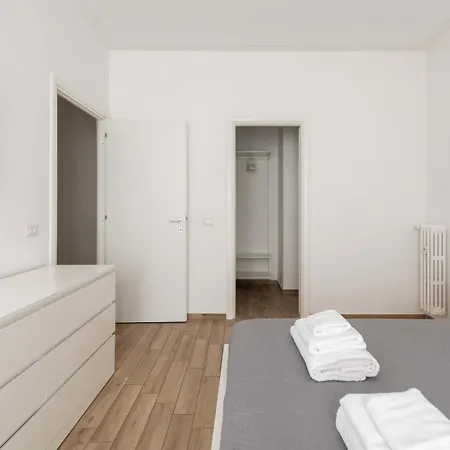 Loverhome Apartment 2-2
