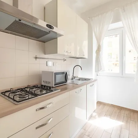 Loverhome Apartment 2-3